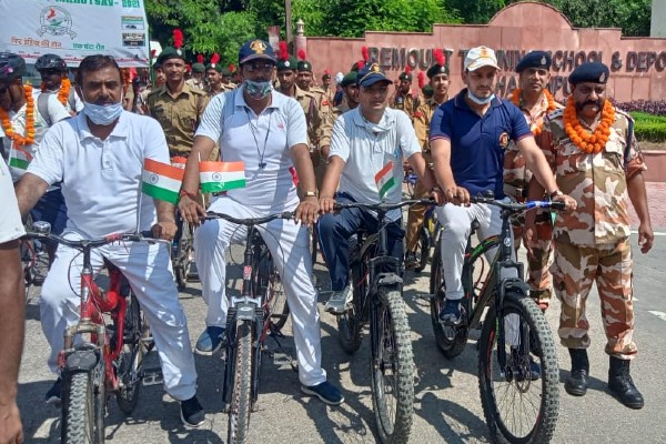 saharanpur news : आईटीबीपी के पदाधिकारियों की साईकिल रैली का जिला प्रशासन ने किया स्वागत