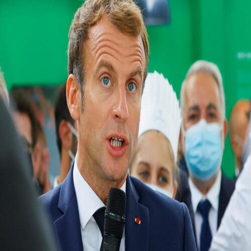 फ्रांस के राष्ट्रपति इमैनुएल मैक्रों पर व्यक्ति ने फेंका अण्डा