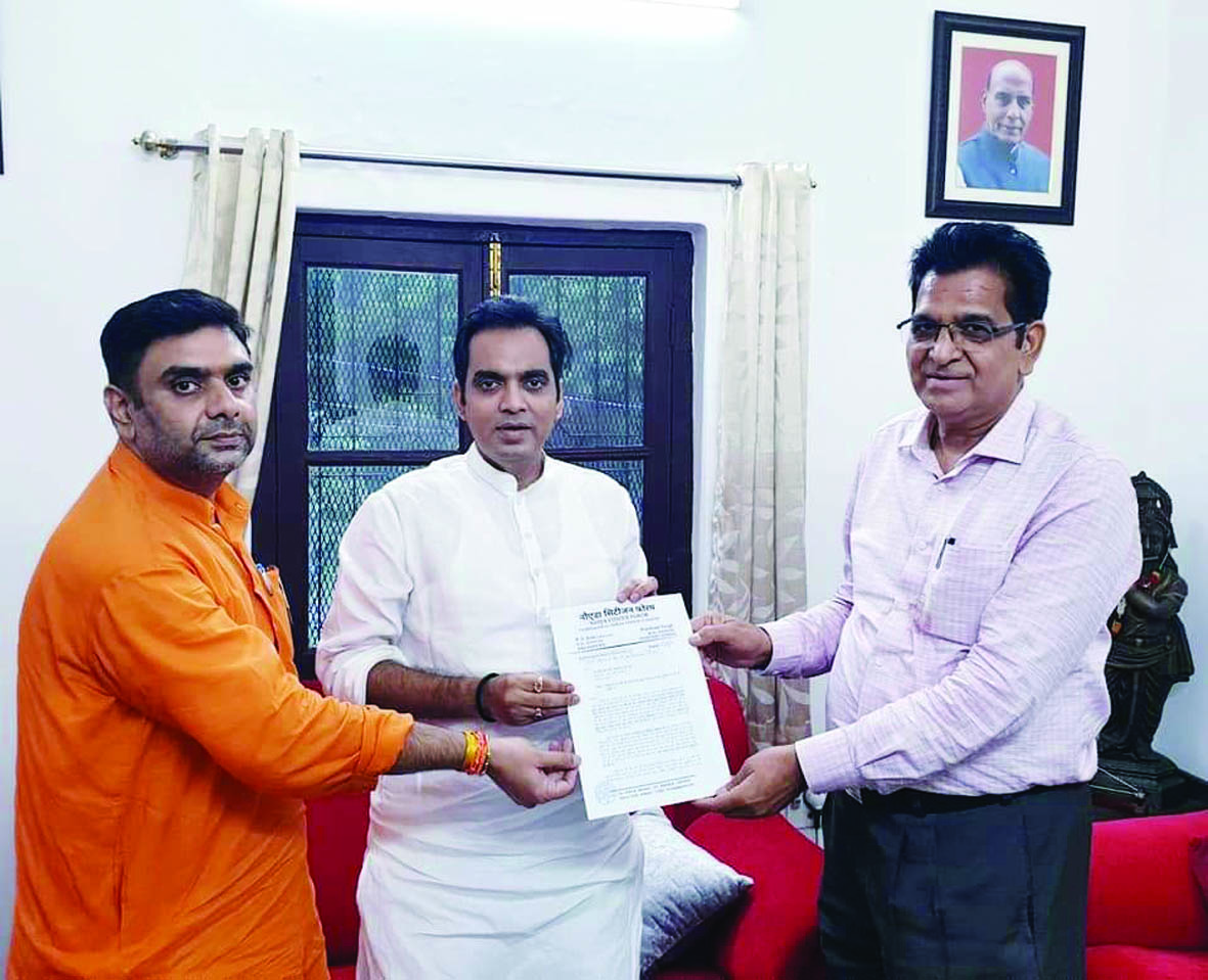 Noida news : शुद्ध पेयजल की आपूर्ति नहीं कर पाया प्राधिकरण नोएडा सिटीजन फोरम के सदस्य विधायक से मिले