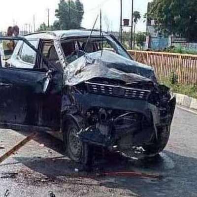 मीरजापुर हाईवे पर कार की टक्कर से हुआ हादसा, एक की मौत और तीन लोग हुए घायल