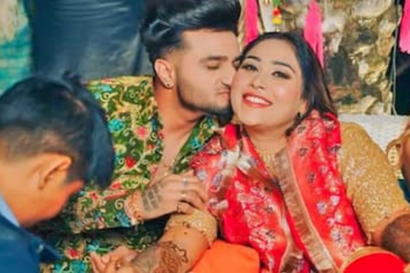Afsana Khan Wedding: कुछ ही देर में शादी के बंधन में बंधेगी अफसाना खान, प्यार के रंग में डूबी दिखी सिंगर
