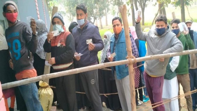 UP Elections सहारनपुर में 26 प्रतिशत मतदान, पीठासीन अधिकारी की मौत