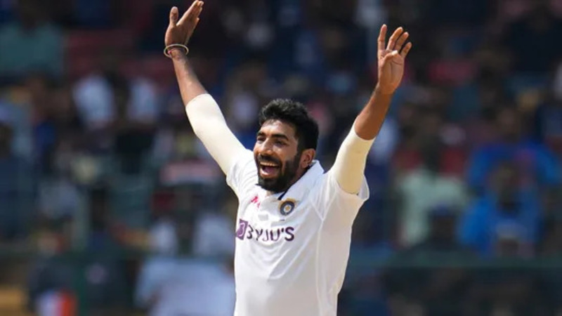 Jasprit Bumrah: बुमराह की गेंदबाजी का चला जादू, पारी की तीसरी गेंद पर हासिल किया विकेट