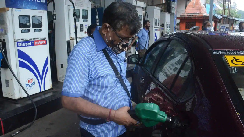 Petrol-Diesel Price: तेल के दाम में हुई भारी उछाल, 3.20 रुपये की पेट्रोल-डीजल ने मारी छलांग