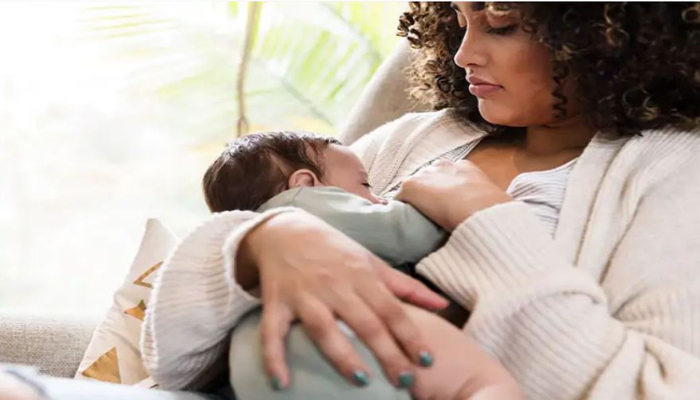 Breast Milk जानिए प्रसव के बाद स्तनों में दूध बढ़ाने के घरेलू उपाय