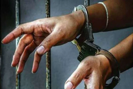 Greater Noida News : हत्या व लूट का आरोपी गिरफ्तार