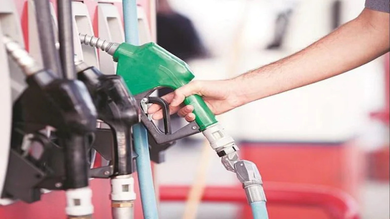 Petrol-Diesel Price: आज पेट्रोल-डीजल की कीमत में नहीं हुआ बदलाव, अपने शहर का चेक करें लेटेस्ट रेट