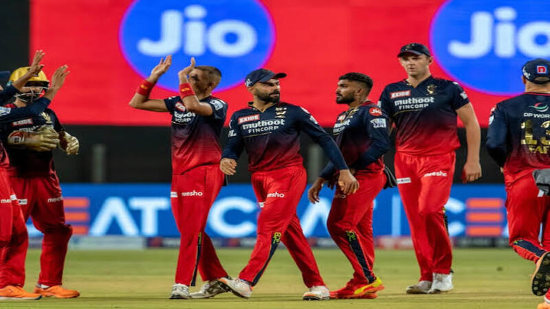 IPL 2022: बैंगलोर ने चेन्नई को 13 रन से दी शिकस्त, लगातार 3 हार के बाद मिली जीत
