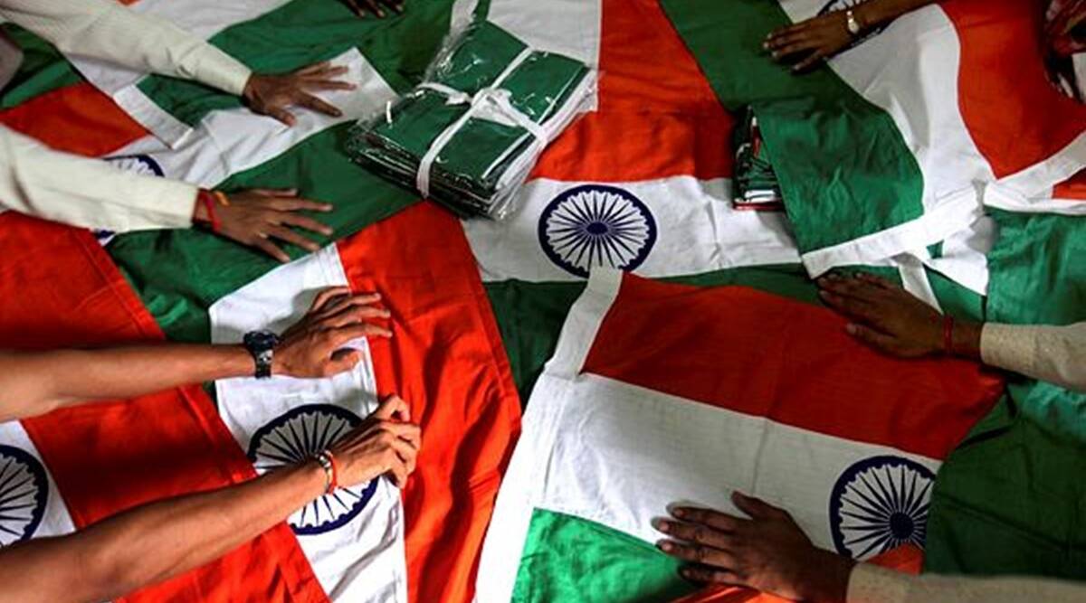 Lucknow: हर घर तिरंगा फहराने के लिए सरकार 40 करोड़ मेें खरीदेगी दो करोड़ झंडे