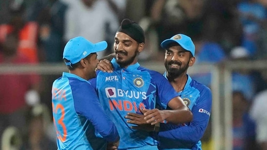 Ind Vs SA: भारत ने साउथ अफ्रीका को 8 विकेट से हराया, मुकाबला जीतकर सीरीज में बनाई बढ़त