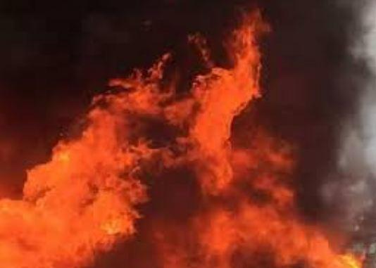 Bihar News पेट्रोल के खाली टैंकर में विस्फोट, तीन की मौत
