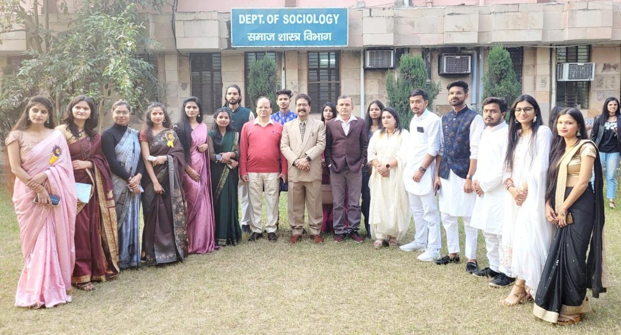Sociology समाजशास्त्र विभाग में किया गया नए छात्र—छात्राओं का स्वागत
