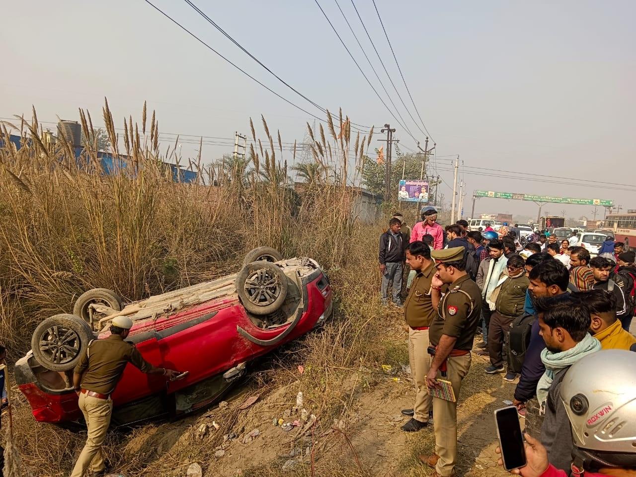 Dadri News : गड्ढे में गिरी कार, एक की मौत