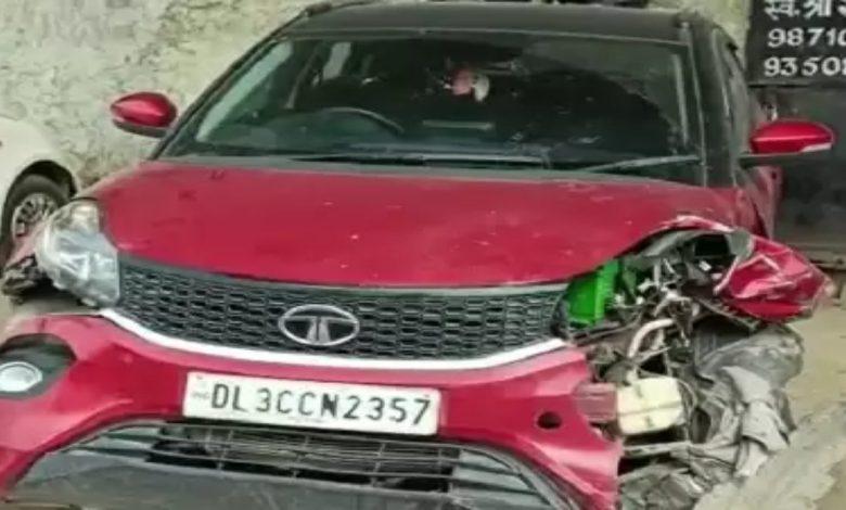 Noida News : नशे में युवकों ने कार से ई-रिक्शा को मारी टक्कर, दो बच्चे समेत छह जख्मी