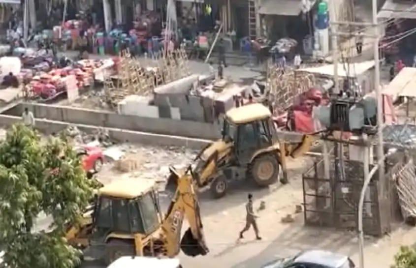 Authority's yellow paw on illegal shops of Tugalpur, encroachment removed