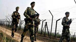 PAK-INDIA BORDER: नापाक साजिश: सुरक्षाबल ने बार्डर पर पकड़ा हथियारों से भरा बैग, पांच असाल्ट राइफल, पांच पिस्टल व नौ मैगजीन बरामद