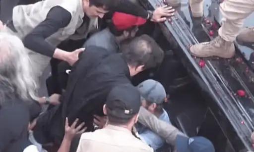 Imran Khan : लॉन्ग मार्च में चली गोलियां, इमरान खान समेत पांच जख्मी, एक की मौत