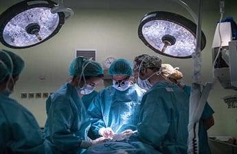 Gurugram News : गुड़गांव के अस्पताल में इराकी महिला की दुर्लभ सर्जरी की गई