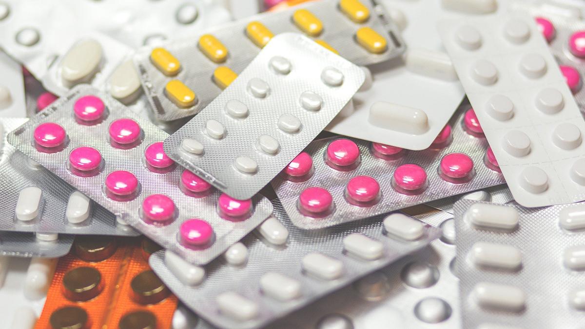 UP News : मऊ के कुएं में भारी मात्रा में सरकारी दवाएं मिलीं, उपमुख्यमंत्री पाठक ने जांच के आदेश दिए