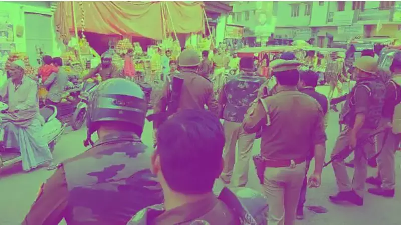 Uttar Pradesh: अभियुक्त को गिरफ्तार करने गई पुलिस पर पथराव, 3 पुलिसकर्मी घायल