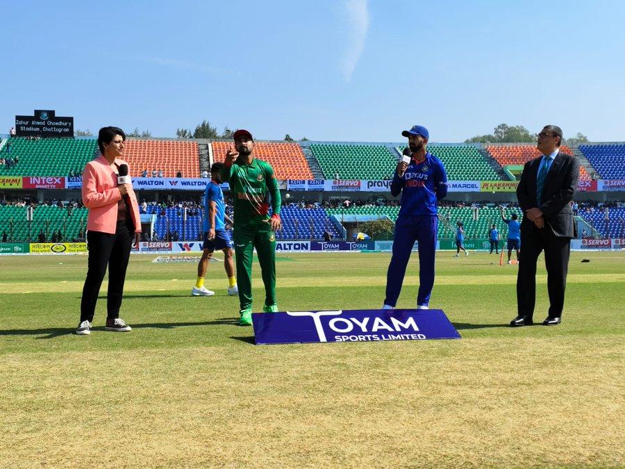 Sports: बांग्लादेश ने टॉस जीतकर भारत को बल्लेबाजी सौंपी