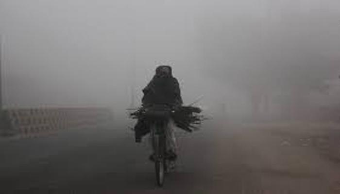International: लाहौर में धुंध और खराब वायु गुणवत्ता के कारण स्कूल सप्ताह में तीन दिन बंद रहेंगे