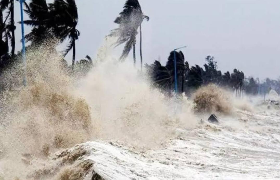 Tamil Nadu : भारी बारिश एवं तूफ़ान मचा सकते हैं तमिलनाडु में तबाही, राज्य सरकार ने तैयार किये राहत शिविर