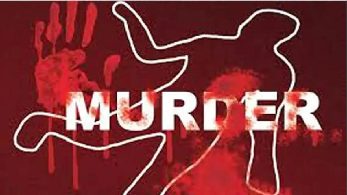 Murder: युवक की हत्या कर शव प्लॉट में फेंका