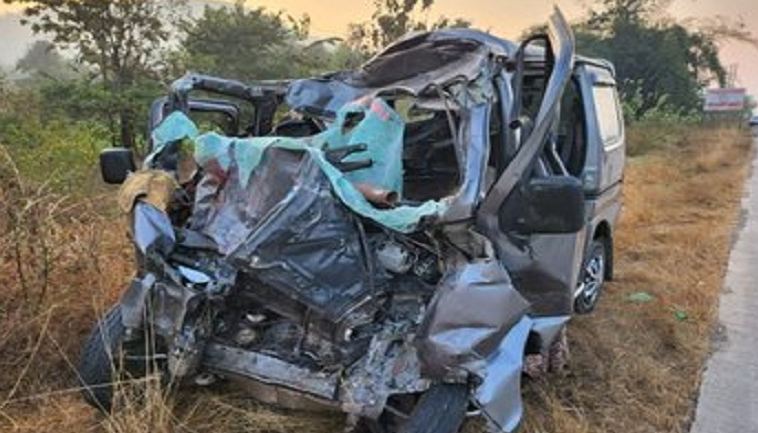 Latest : मुंबई-गोवा राजमार्ग पर ट्रक और वैन की टक्कर में 9 की मौत