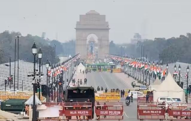 Republic day: दिल्ली में गणतंत्र दिवस पर आसमान में छाए बादल