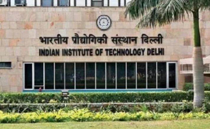 Latest News : पूर्व कर्मचारी ने JNUऔर IIT Delhi के 38 प्रोफेसरों को लगाया करोड़ों चूना