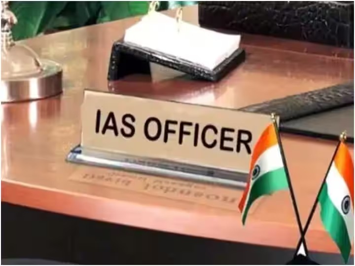 40 IAS officers transferred : तमिलनाडु सरकार ने करीब 40 आईएएस अधिकारियों का तबादला किया, विशेष पद सृजित किए