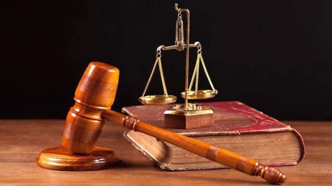 Article : लंबित मुकदमों के बोझ से बेहाल अदालतें