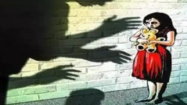 MP News : एमपी में 12 साल की बच्ची के साथ दरिंदगी, गुस्साए लोगों ने आरोपी की गाड़ियां फूंकी