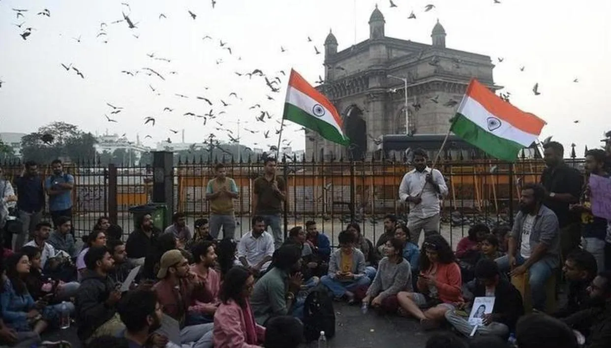 National News : गेटवे ऑफ इंडिया पर प्रदर्शन में शामिल 36 लोगों के खिलाफ पुलिस ने मामला वापस लिया