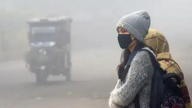 Weather Update : दिल्ली में तापमान बढ़ा, ठंड से लोगों को मिली राहत