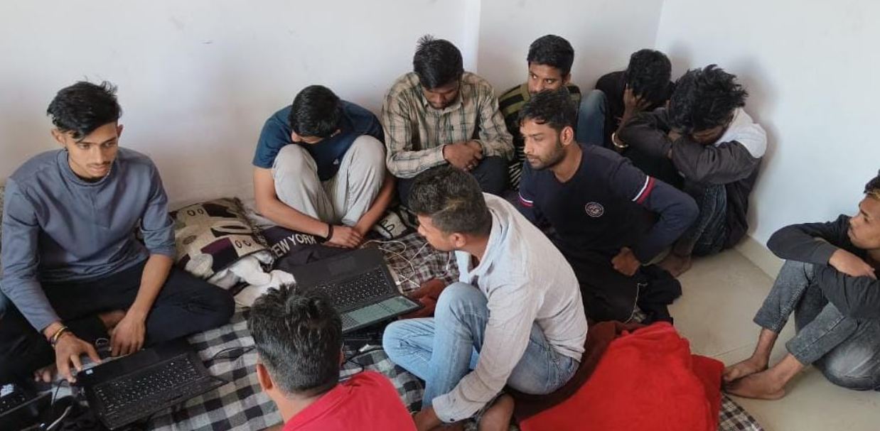 Greater Noida : दुर्ग पुलिस ने पकड़ा दस करोड़ से अधिक के सट्टे का कारोबार, स्थानीय पुलिस को नहीं लगी भनक