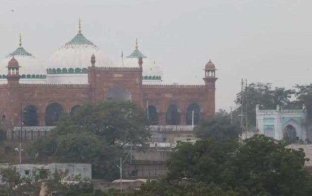 Mathura शाही ईदगाह में चल रहा था अवैध बिजली कनेक्शन, वसूला 3 लाख का जुर्माना, रिपोर्ट दर्ज