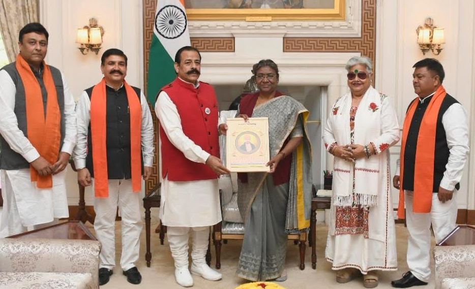 Ghaziabad : राष्ट्रपति श्रीमती द्रोपदी मुर्मू का आर्य समाज ने किया अभिनंदन