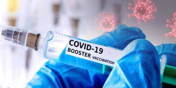 Corona Booster Dose : कोविड बूस्टर डोज का कैसे पड़ रहा आपकी हेल्थ पर इसका असर और क्या है साइड इफैक्ट 
