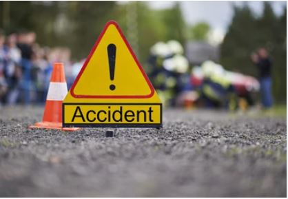 UP Accident : सड़क हादसे में दो युवकों की मौत