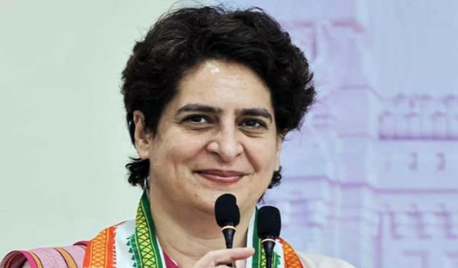 UP News: कांग्रेस में जल्द होगा बड़ा बदलाव, प्रियंका गांधी को सेंट्रल वर्किंग कमेटी में मिल सकती है अहम जिम्मेदारी
