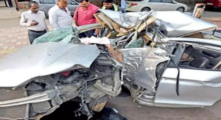 Delhi News : SUV ने दो कार और तीन ठेलों को मारी टक्कर, दो लोगों की मौत