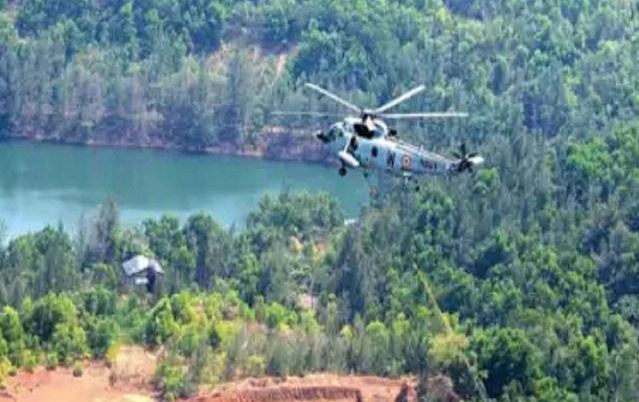 Goa News : महादेई में लगी आग से निपटने के लिए नौसेना, वायुसेना के हेलीकॉप्टर तैनात किये गये