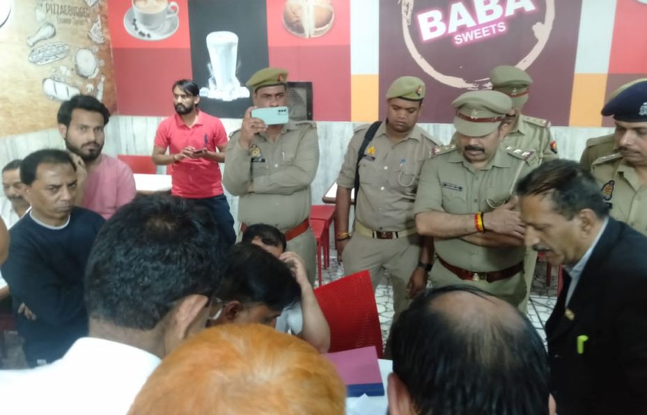 UP News : कानपुर हिंसा के मुख्य आरोपी पर बड़ी कार्रवाई, मंदिर की जमीन पर बना रेस्टोरेंट सील