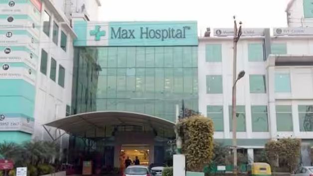 Max Hospital की फर्जी वेबसाइट पर गुर्दा बेचने वालों की तलाश, FIR दर्ज