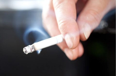 No Smoking Day: Cigarette smoke is also responsible for the severity of Kovid-19 infection