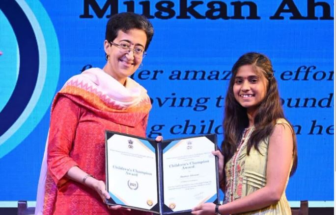 Delhi : आतिशी ने बच्चों के अधिकारों के लिए दिया पहला डीसीपीसीआर पुरस्कार