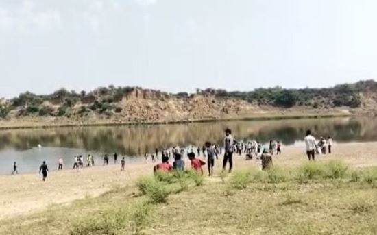 Rajasthan News : चंबल नदी में डूबने से एक महिला सहित दो श्रद्धालुओं की मौत, पांच लापता