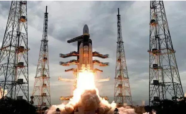 ISRO : इसरो का कमाल, अंतरिक्ष में एक साथ भेजे 36 उपग्रह